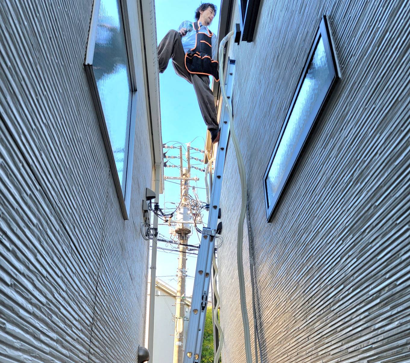 エアコン取り付け工事様子