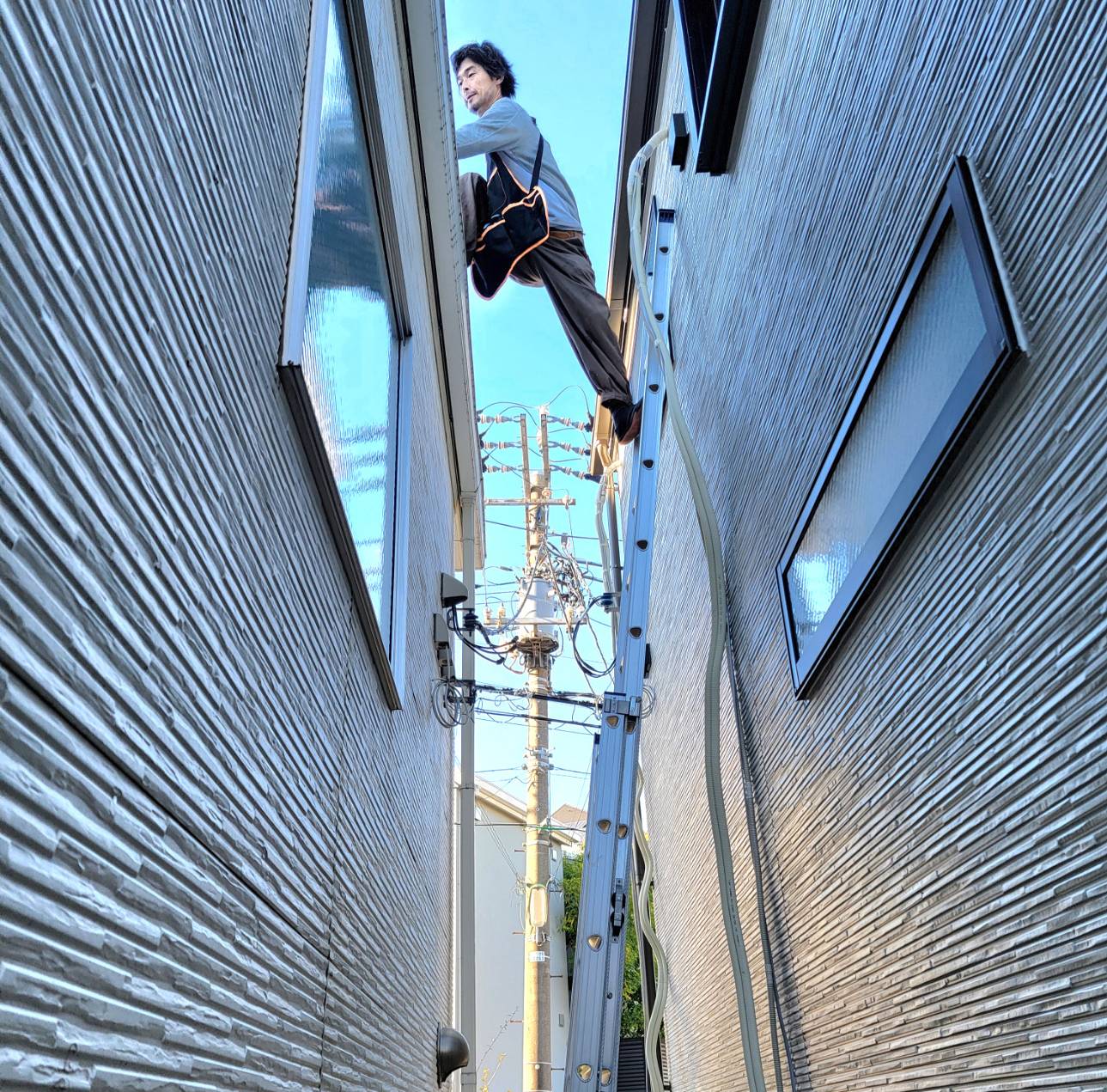 エアコン取り付け工事様子