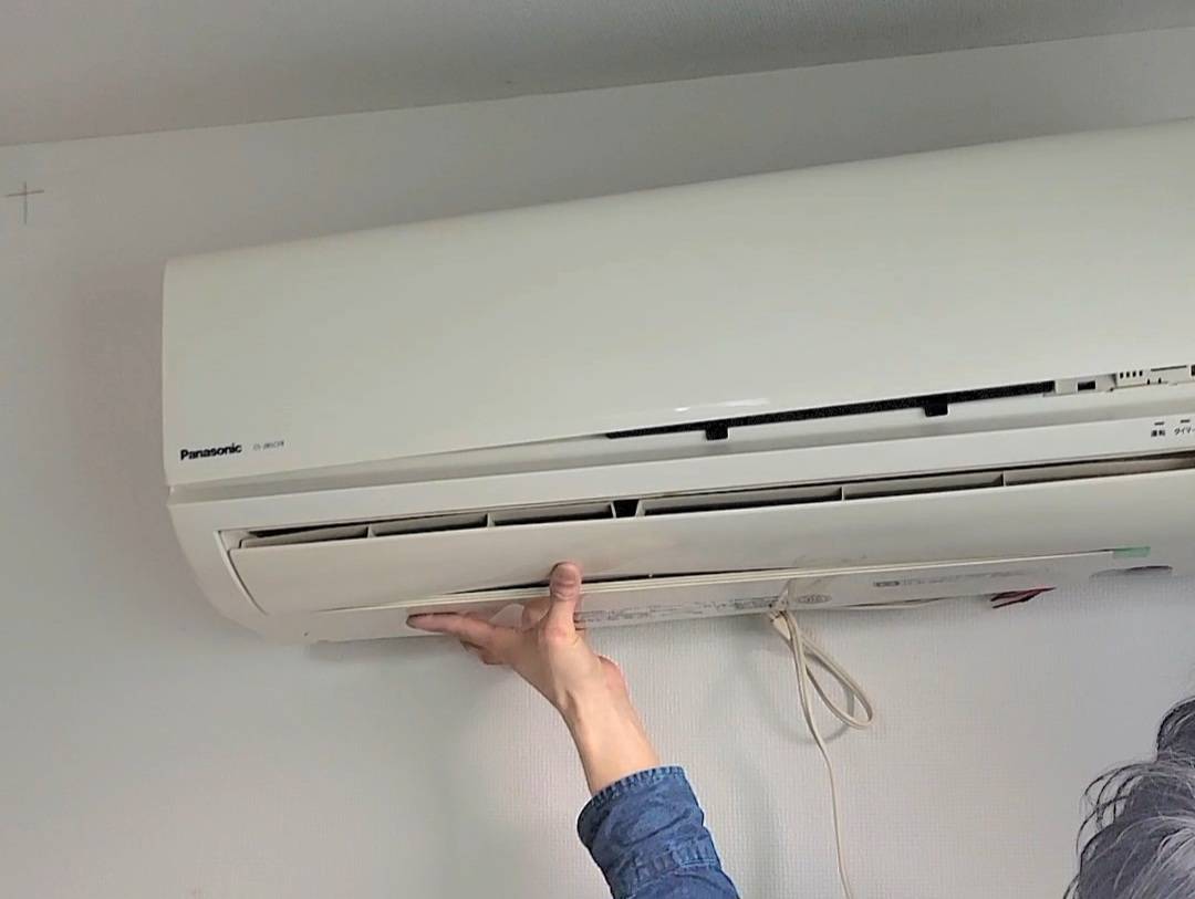 エアコン取り外し工事様子