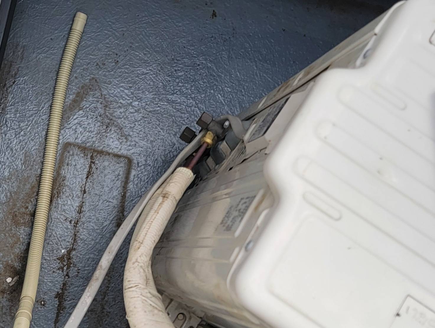 川崎市でエアコン取り付け工事行いました