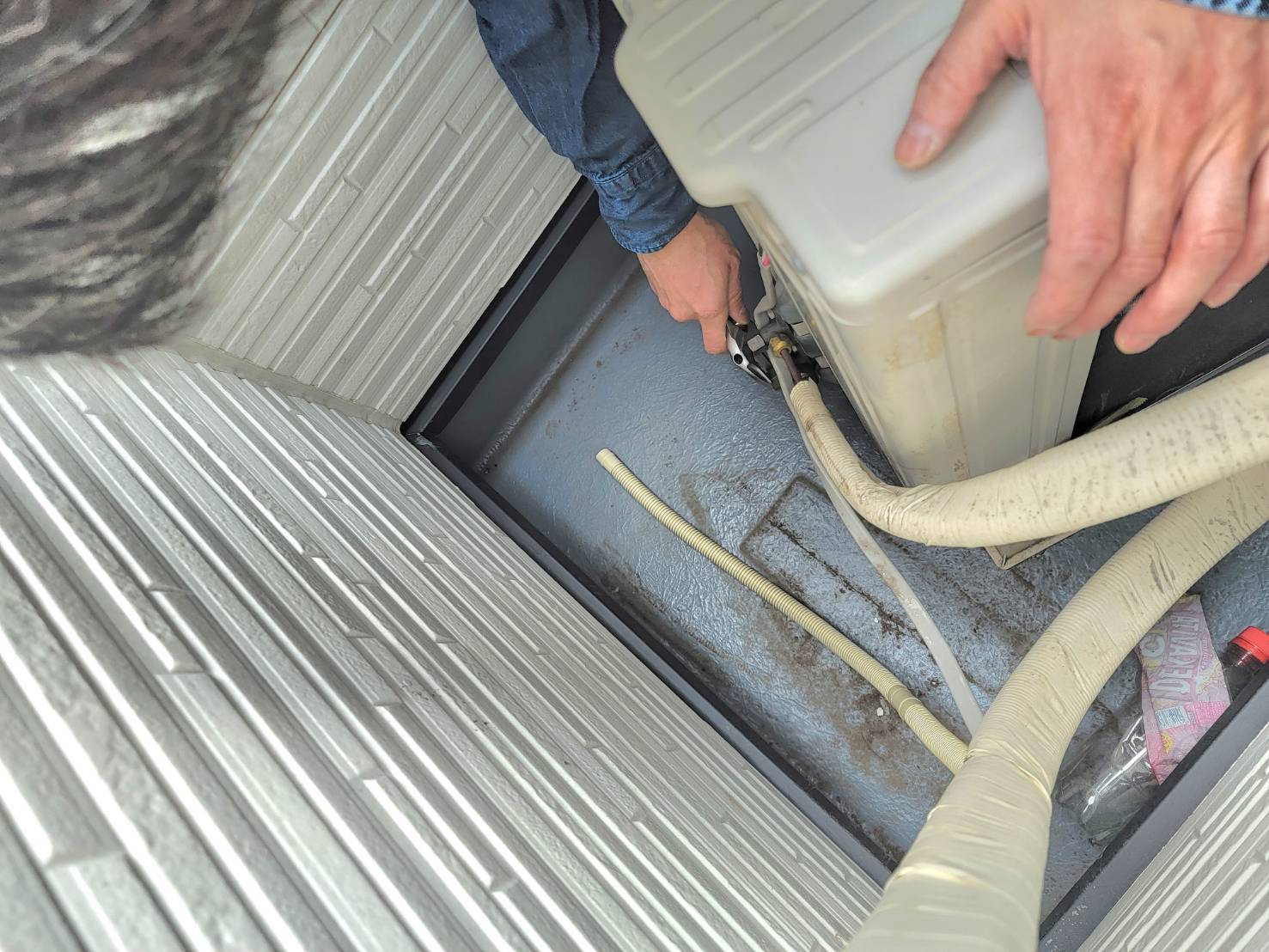 川崎市でエアコン取り付け工事行いました