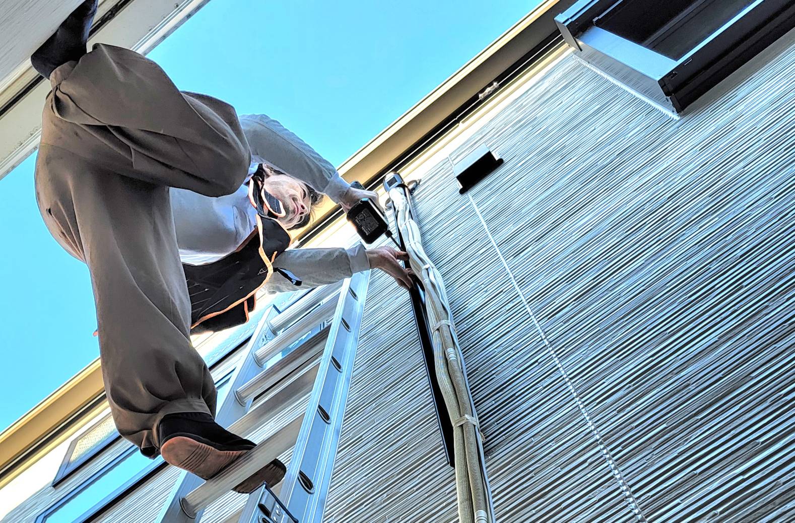 エアコン取り付けの様子