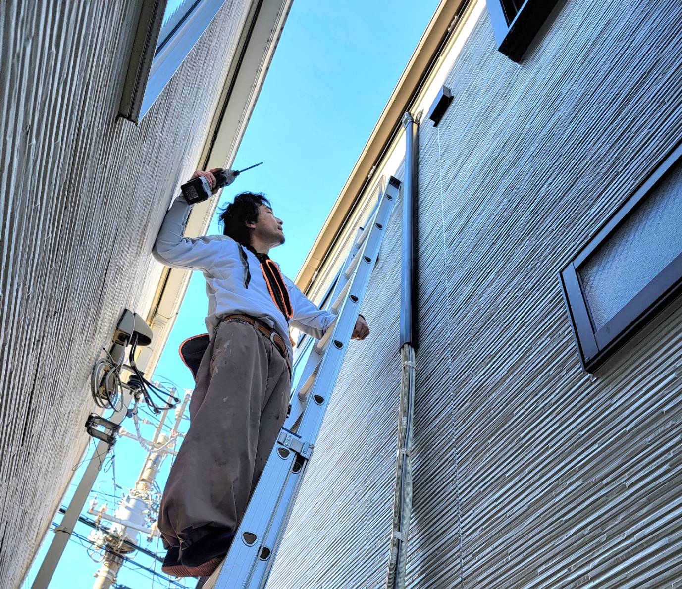 エアコン取り付けの様子