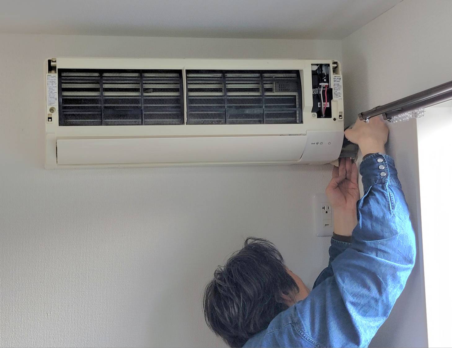 川崎市でエアコン取り付け工事行いました